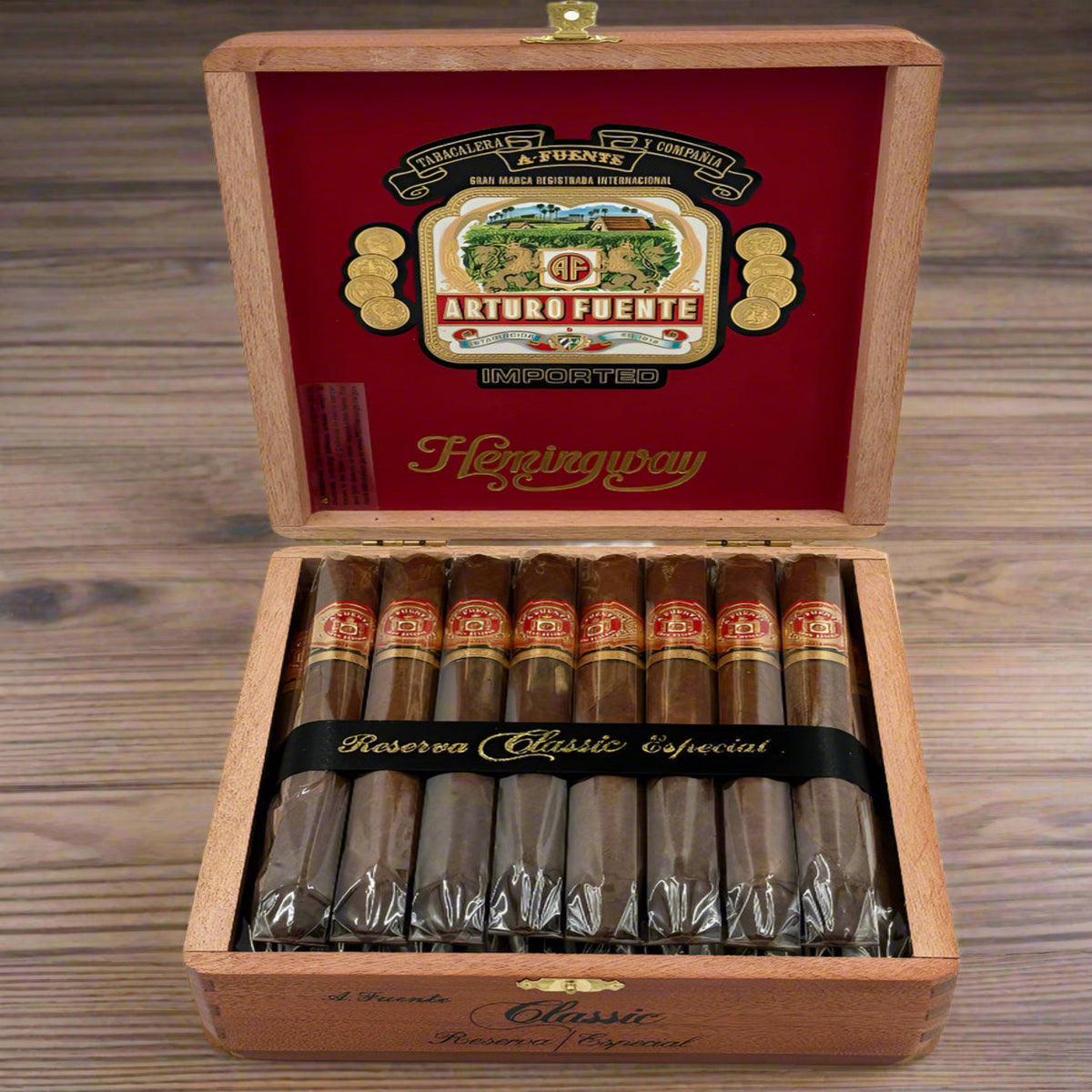 Arturo Fuente Hemingway Classic Natural - Cigar Titan