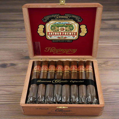 Arturo Fuente Hemingway Classic Natural - Cigar Titan