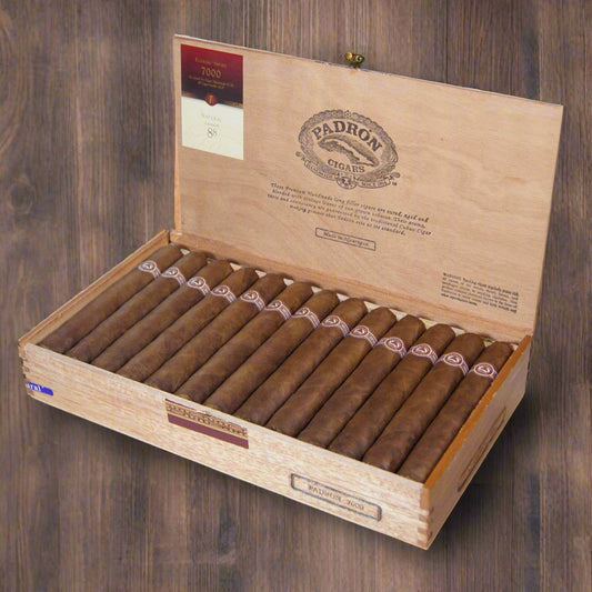 Padron Series 7000 Natural cigar open box